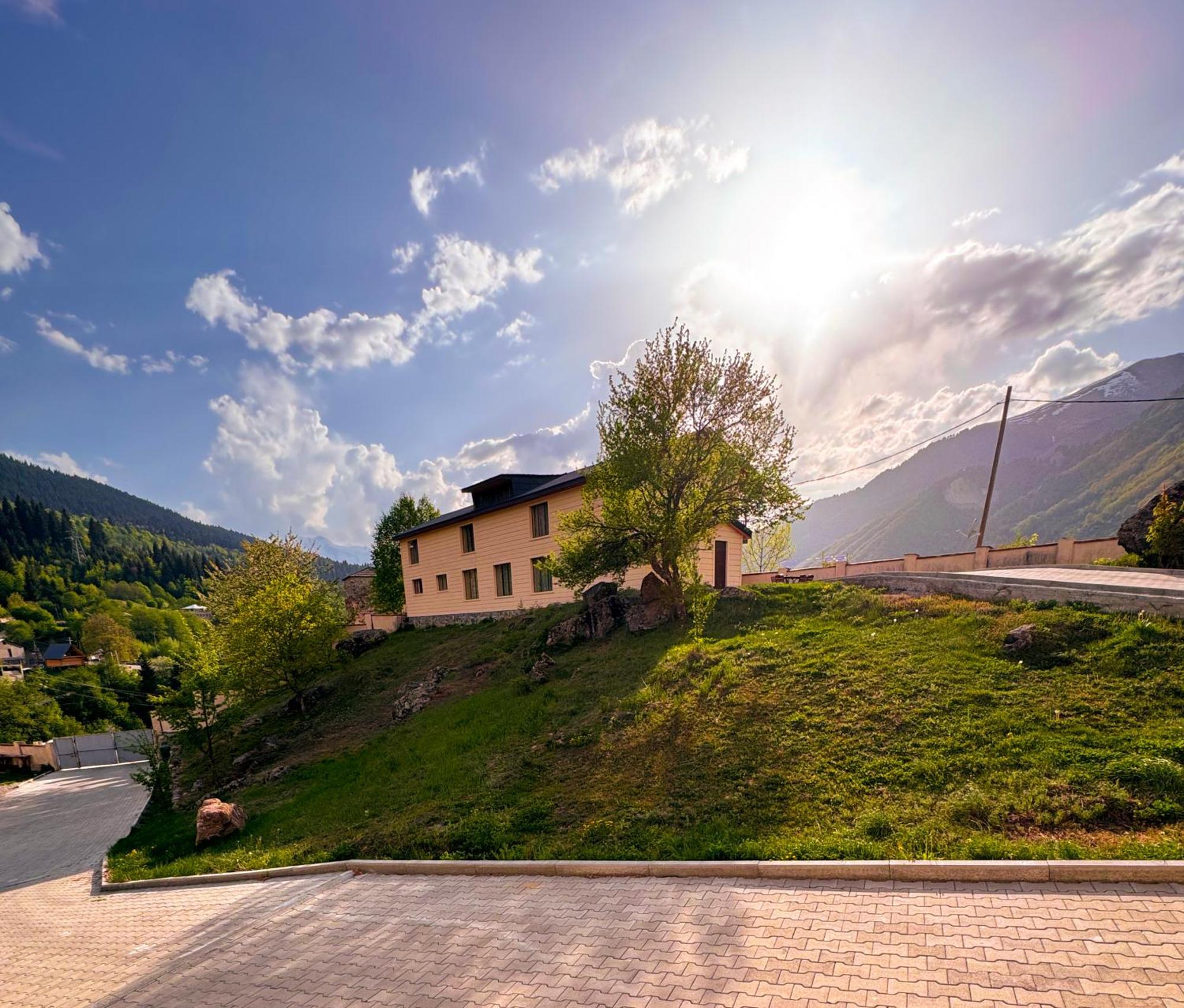 Hotel Mestiakhedi Exteriér fotografie