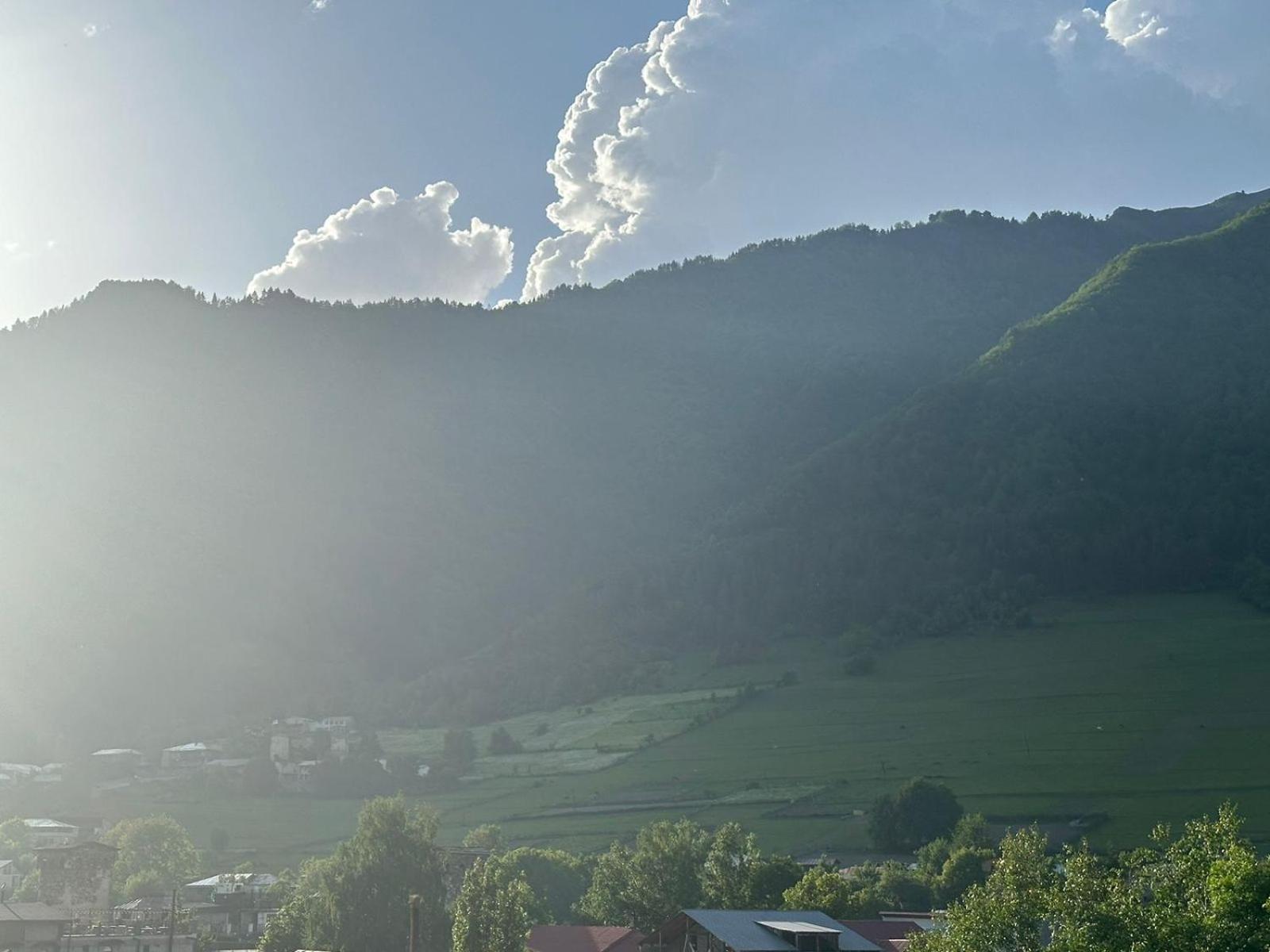Mestiakhedi Exteriér fotografie