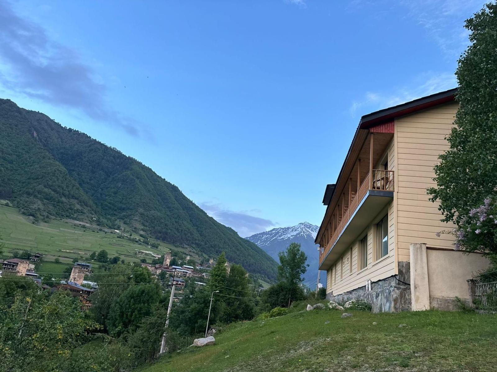 Hotel Mestiakhedi Exteriér fotografie