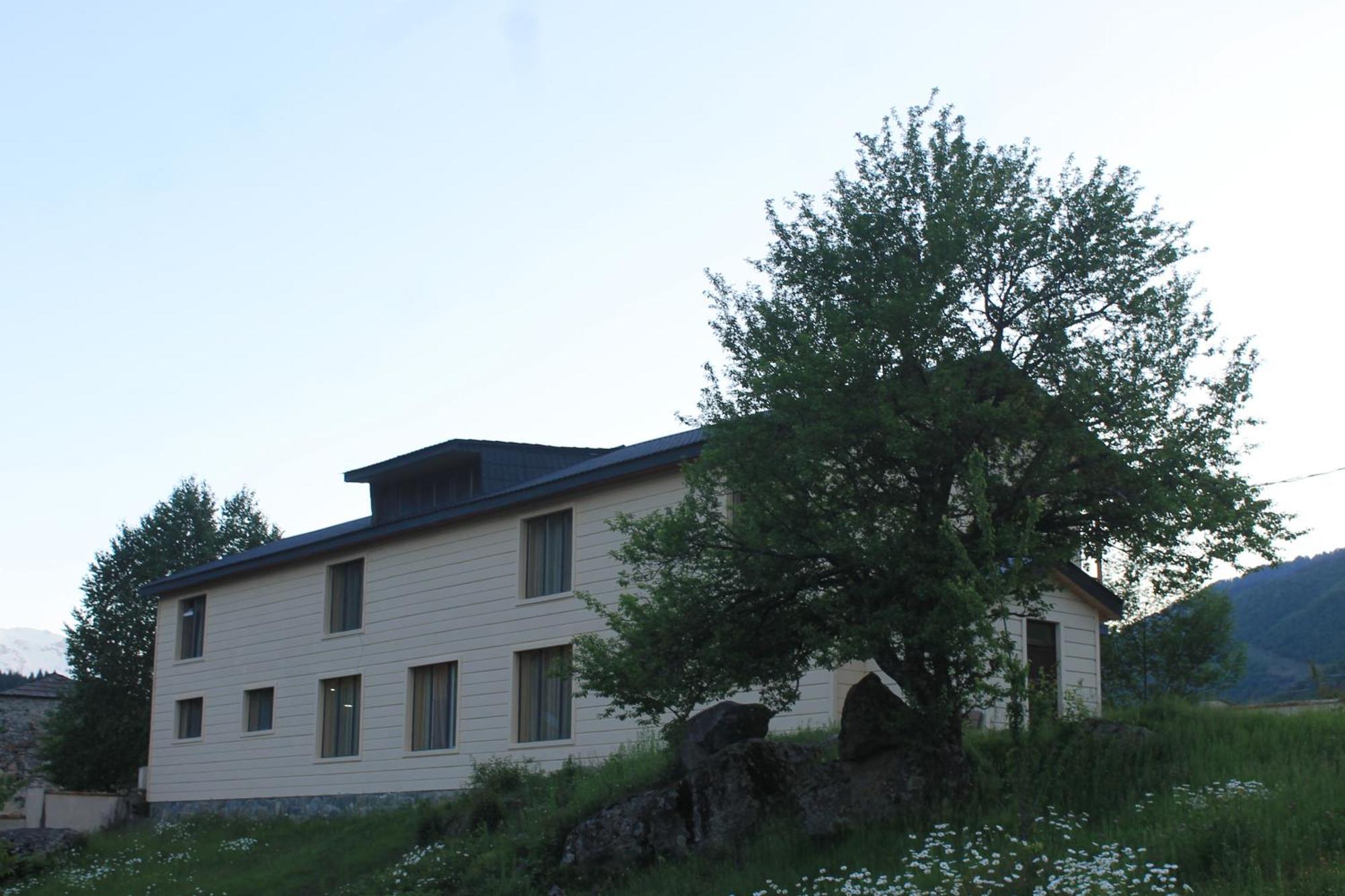 Mestiakhedi Exteriér fotografie